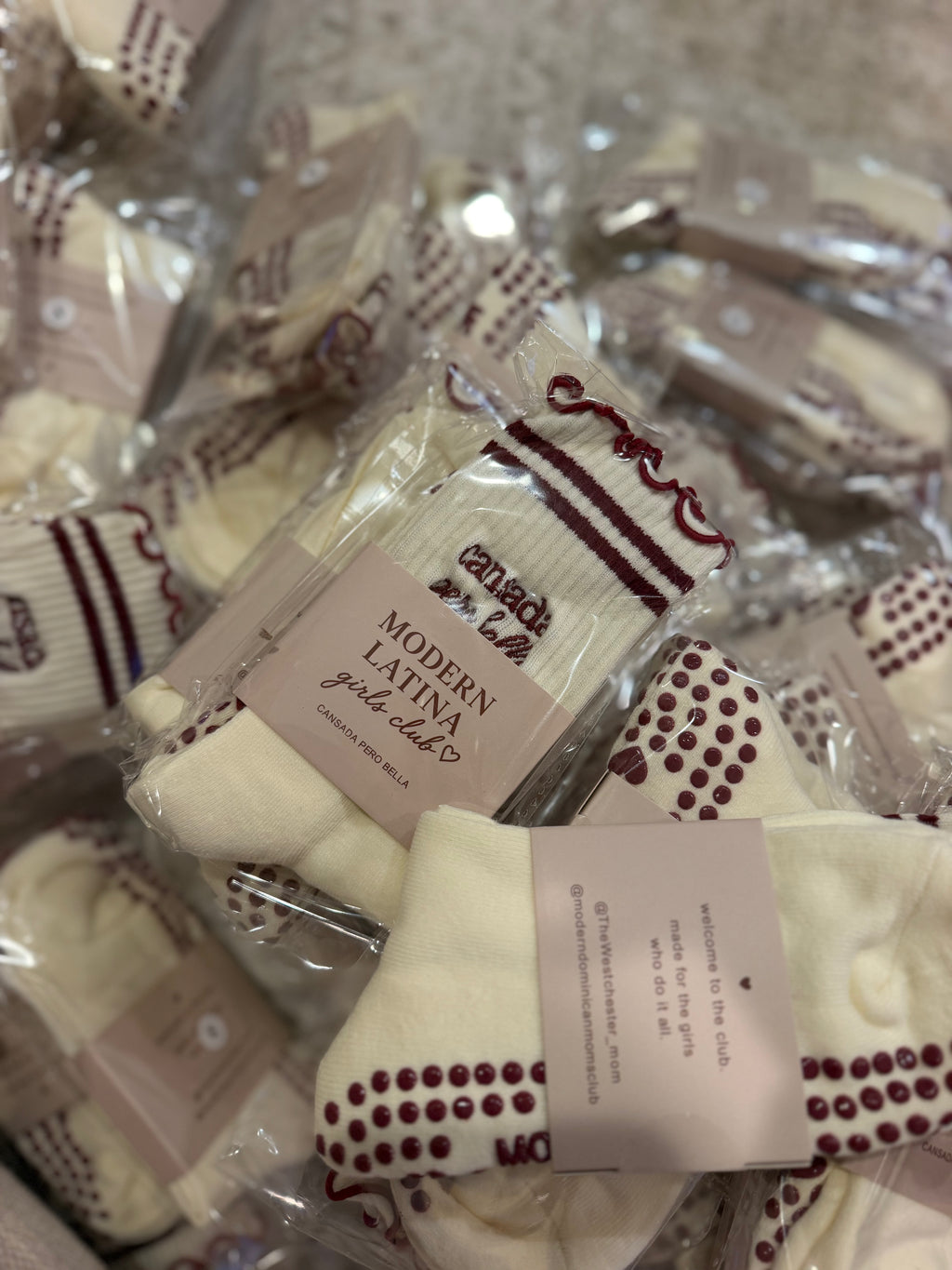 Cansada pero Bella grip sock - Modern Latina girls club addition