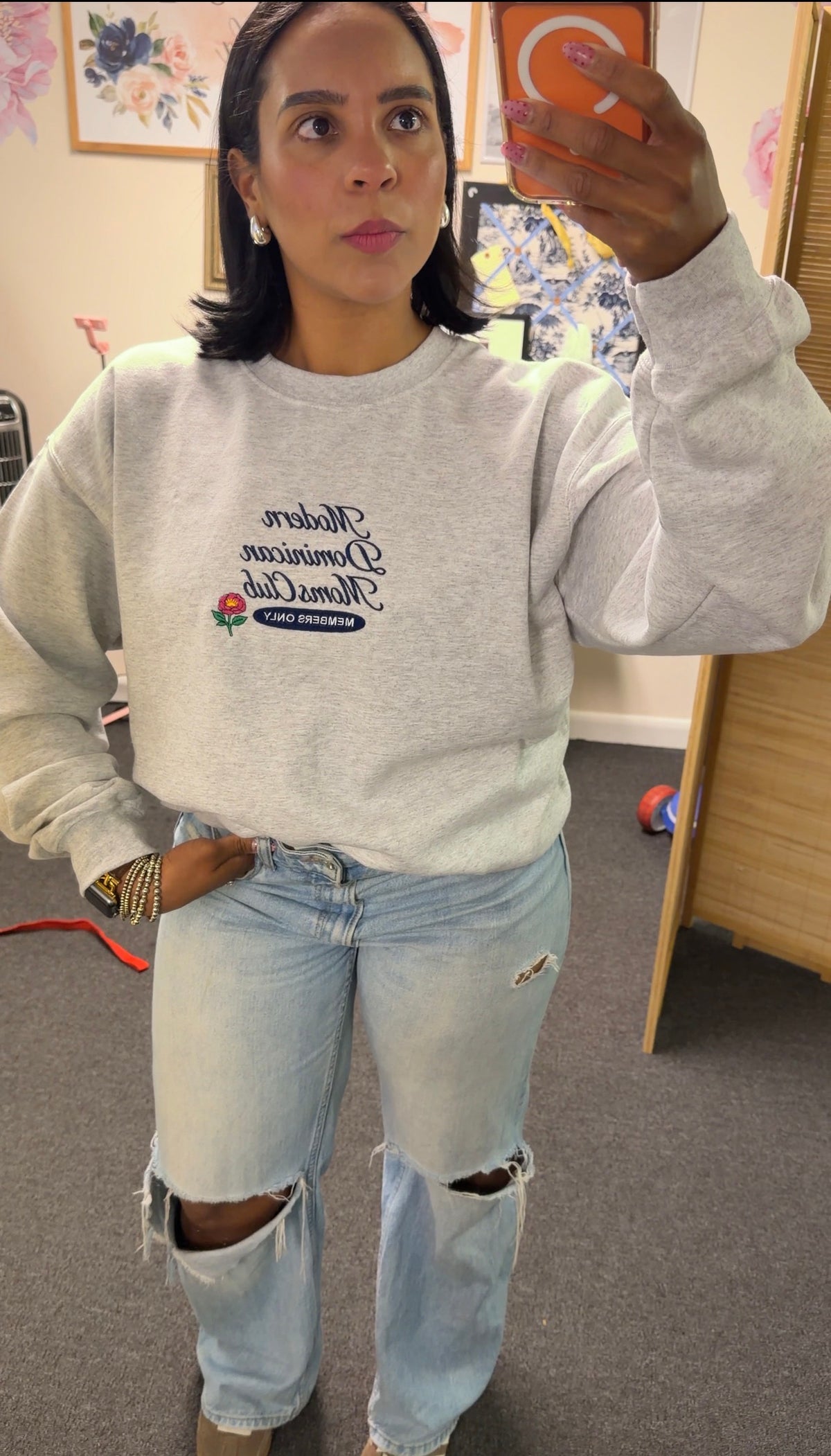 'Modern Dominican Mom's Club crewneck - This sweater is shipped by a 3rd party